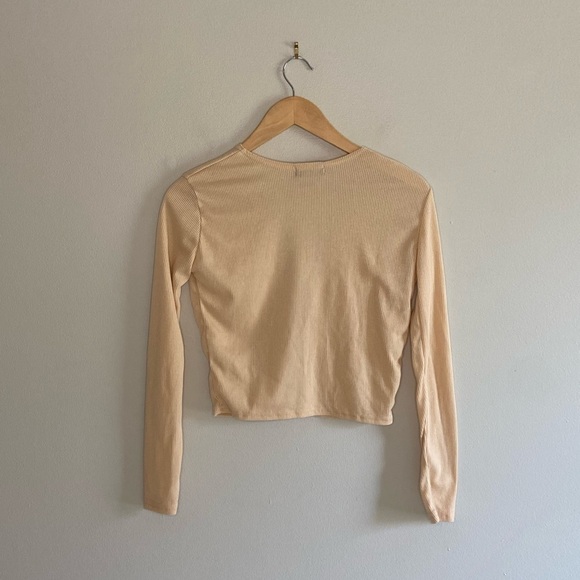 PrettyLittleThing Y2K Sand Beige Ribbed Tie Front Crop Top, size 2 - Picture 5 of 9